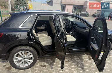 Внедорожник / Кроссовер Audi Q3 2022 в 