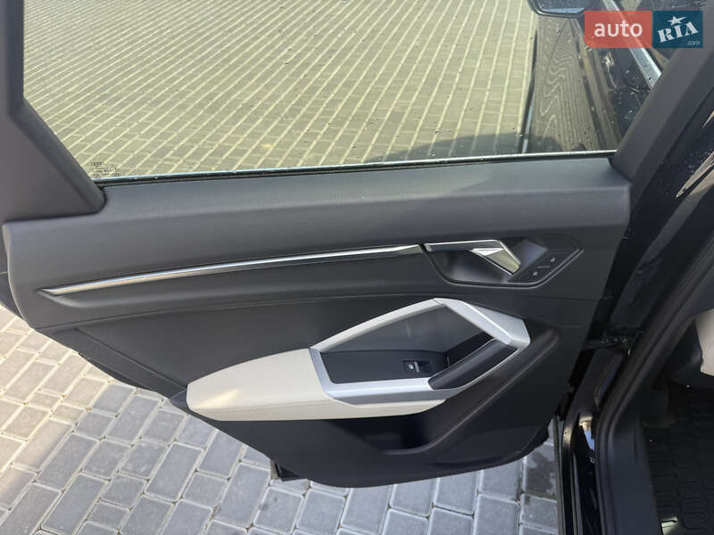 Внедорожник / Кроссовер Audi Q3 2022 в Одессе
