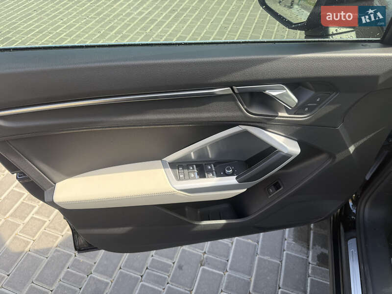 Внедорожник / Кроссовер Audi Q3 2022 в Одессе