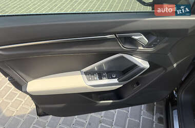 Внедорожник / Кроссовер Audi Q3 2022 в 