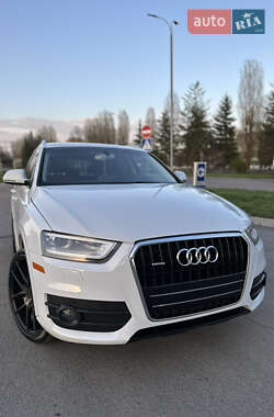 Внедорожник / Кроссовер Audi Q3 2015 в 