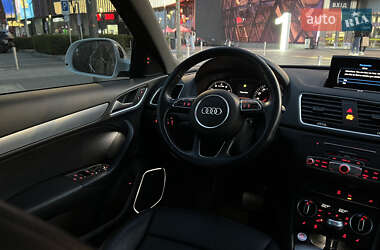 Внедорожник / Кроссовер Audi Q3 2017 в 