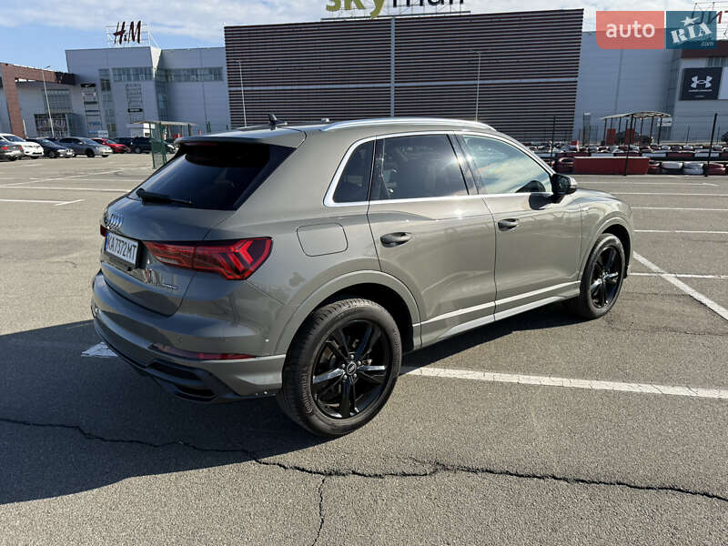 Внедорожник / Кроссовер Audi Q3 2019 в Киеве