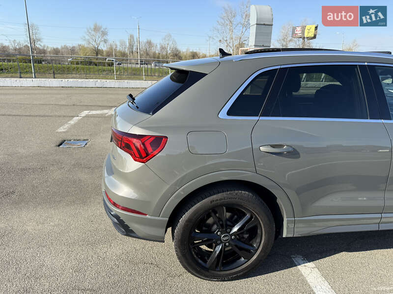 Внедорожник / Кроссовер Audi Q3 2019 в Киеве