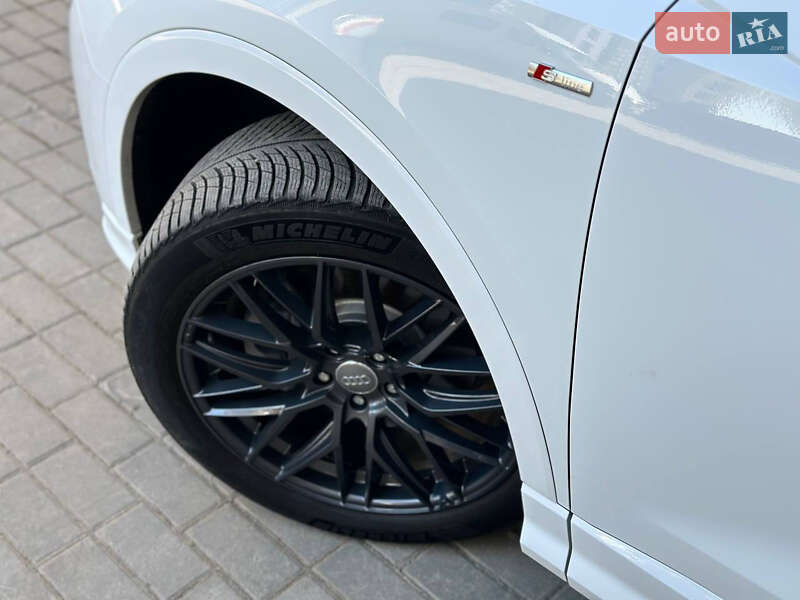 Внедорожник / Кроссовер Audi Q3 2021 в Житомире