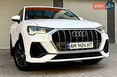 Внедорожник / Кроссовер Audi Q3 2021 в 