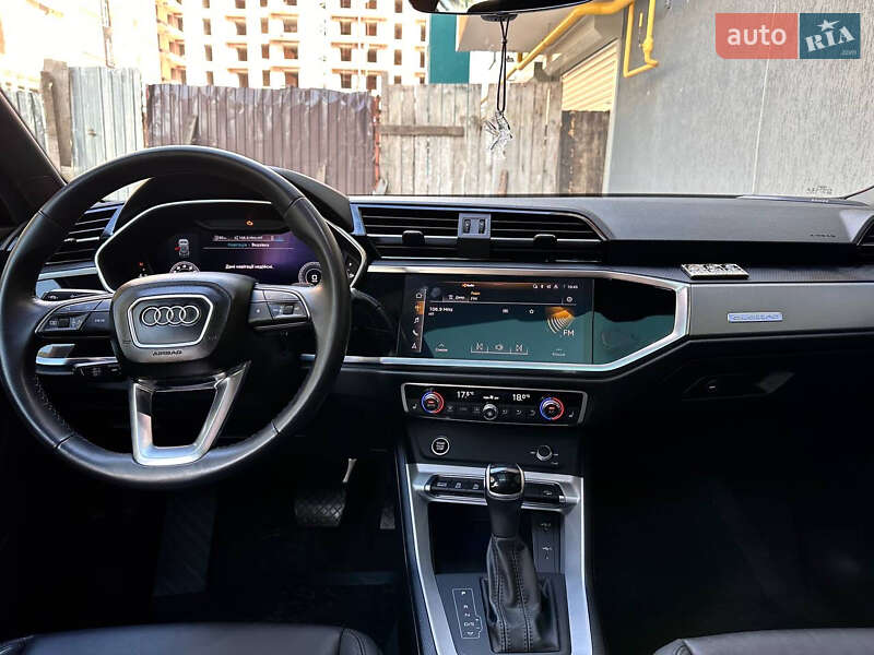 Внедорожник / Кроссовер Audi Q3 2021 в Житомире