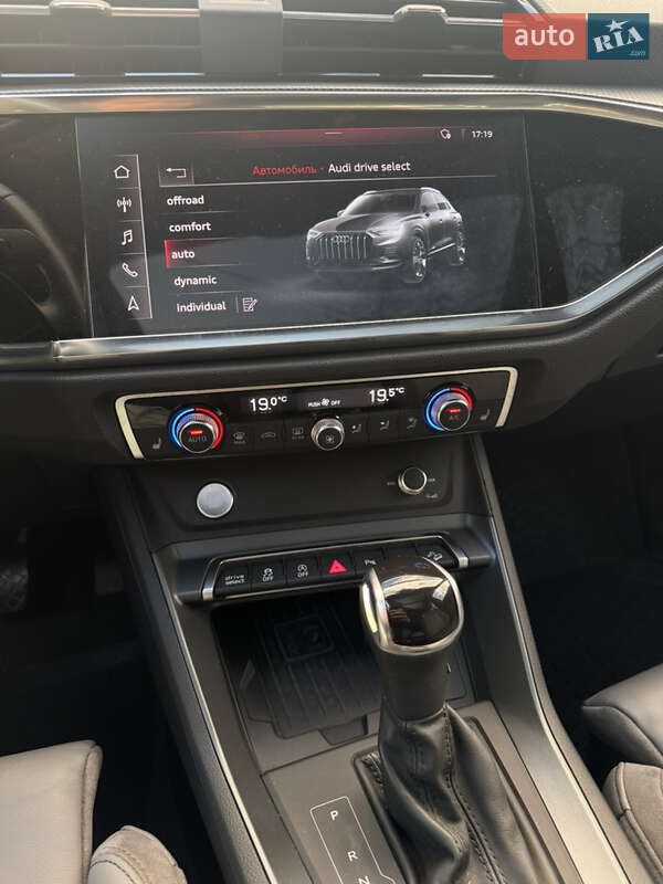 Внедорожник / Кроссовер Audi Q3 2019 в Одессе