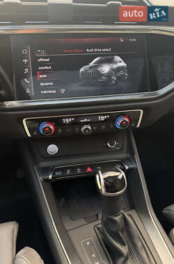 Внедорожник / Кроссовер Audi Q3 2019 в 
