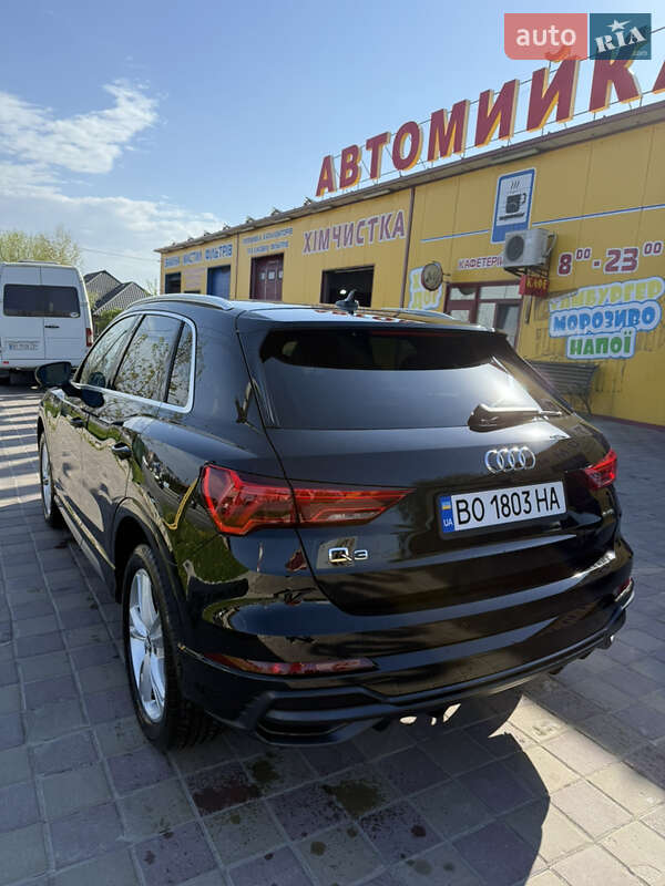 Позашляховик / Кросовер Audi Q3 2019 в Тернополі