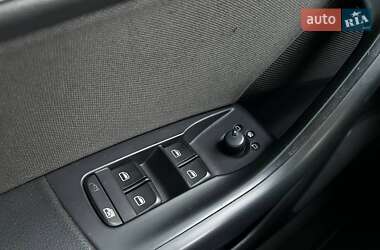 Позашляховик / Кросовер Audi Q3 2016 в 