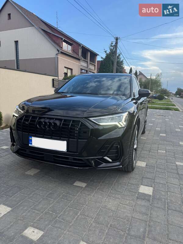 Внедорожник / Кроссовер Audi Q3 2022 в Киеве
