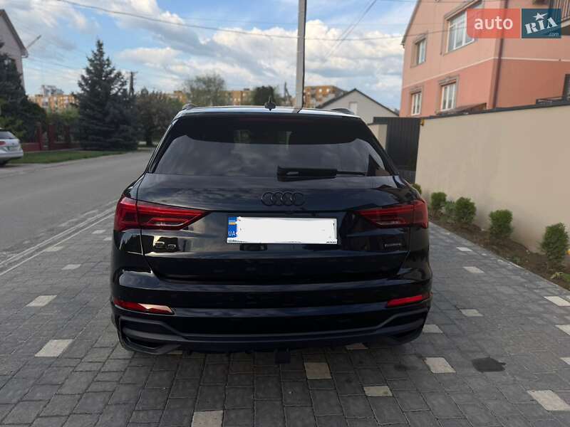 Внедорожник / Кроссовер Audi Q3 2022 в Киеве