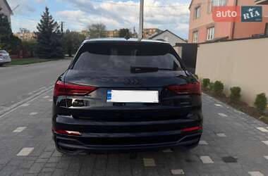 Внедорожник / Кроссовер Audi Q3 2022 в 