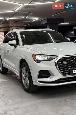 Внедорожник / Кроссовер Audi Q3 2019 в 
