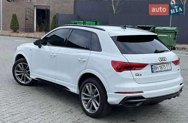 Внедорожник / Кроссовер Audi Q3 2021 в 
