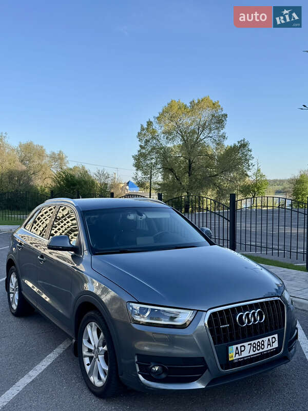 Внедорожник / Кроссовер Audi Q3 2012 в 