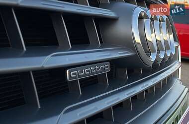 Позашляховик / Кросовер Audi Q3 2015 в 