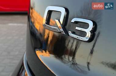 Позашляховик / Кросовер Audi Q3 2015 в 