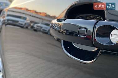 Позашляховик / Кросовер Audi Q3 2015 в 