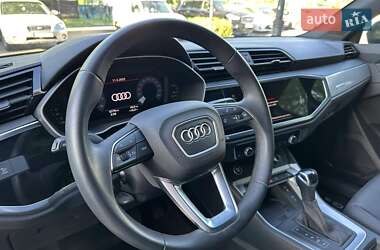 Позашляховик / Кросовер Audi Q3 2023 в 