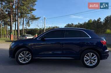 Позашляховик / Кросовер Audi Q3 2021 в 