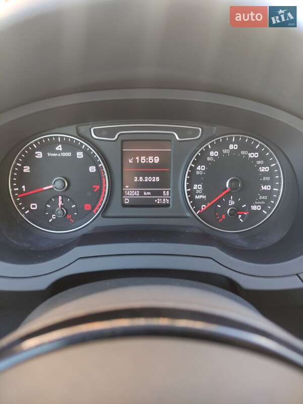 Внедорожник / Кроссовер Audi Q3 2014 в Львове