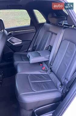 Позашляховик / Кросовер Audi Q3 2019 в 