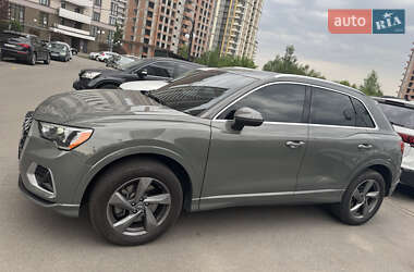 Внедорожник / Кроссовер Audi Q3 2019 в 