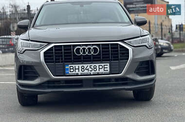 Внедорожник / Кроссовер Audi Q3 2020 в 