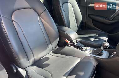 Внедорожник / Кроссовер Audi Q3 2017 в 