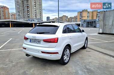 Позашляховик / Кросовер Audi Q3 2017 в 