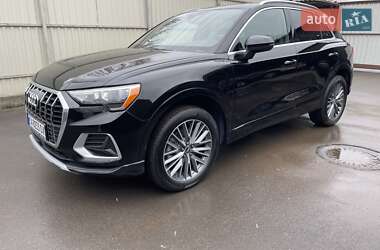 Внедорожник / Кроссовер Audi Q3 2021 в 