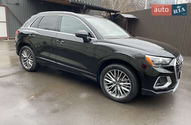 Внедорожник / Кроссовер Audi Q3 2021 в 