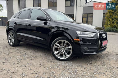 Позашляховик / Кросовер Audi Q3 2015 в 