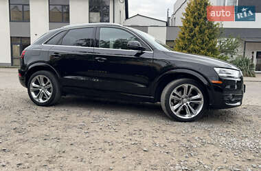 Позашляховик / Кросовер Audi Q3 2015 в 