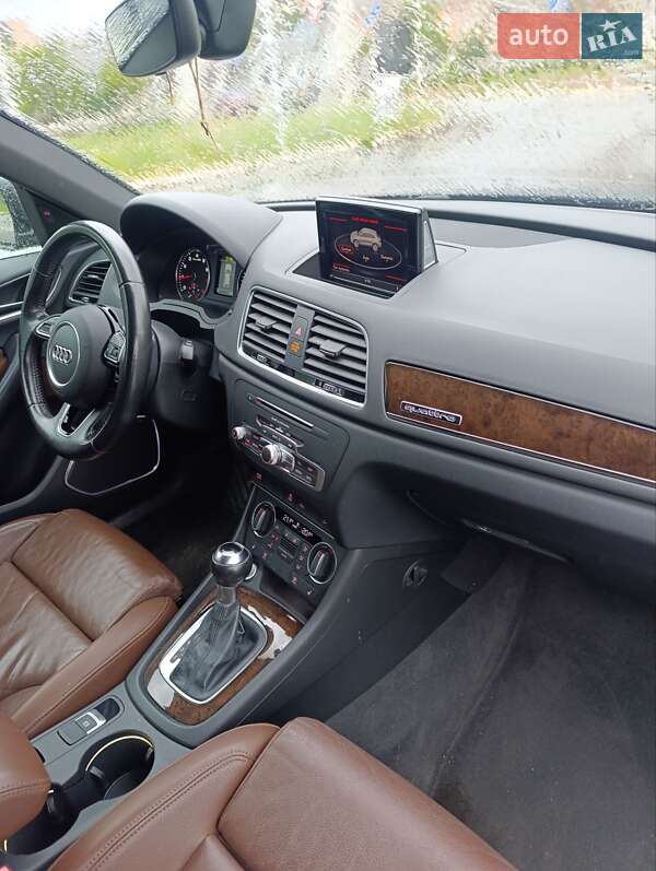 Внедорожник / Кроссовер Audi Q3 2016 в Харькове