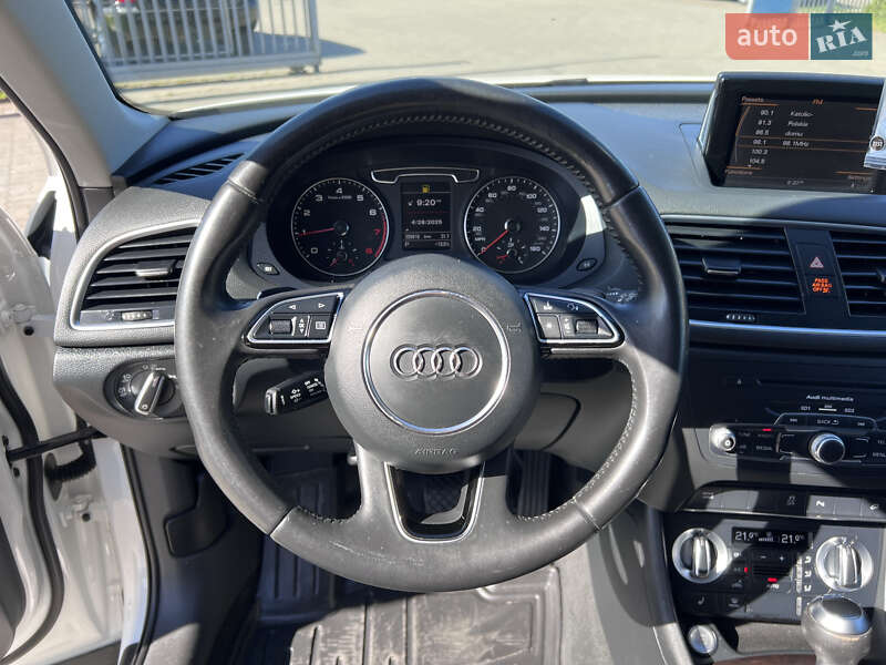 Позашляховик / Кросовер Audi Q3 2015 в Нововолинську