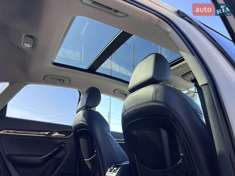 Позашляховик / Кросовер Audi Q3 2015 в Нововолинську