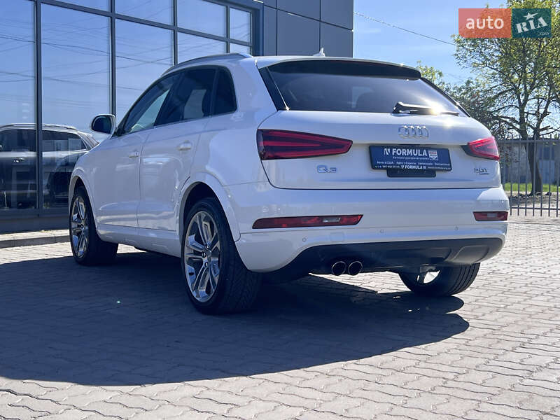 Позашляховик / Кросовер Audi Q3 2015 в Нововолинську