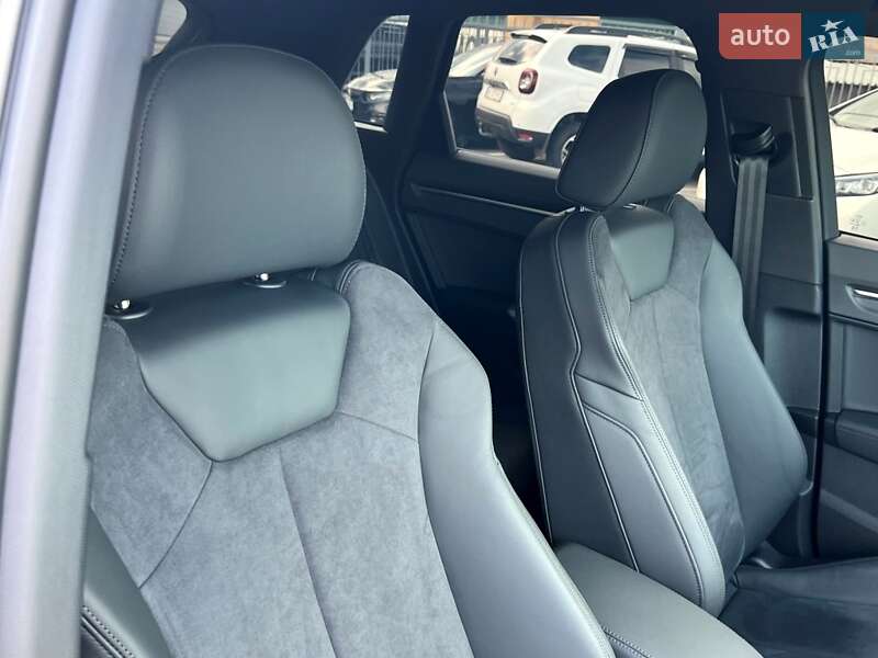 Внедорожник / Кроссовер Audi Q3 2024 в Киеве