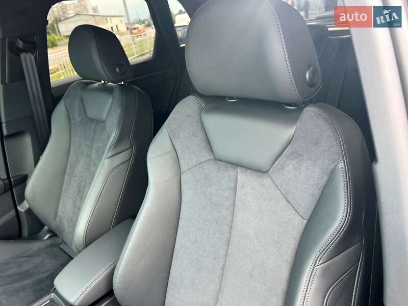 Внедорожник / Кроссовер Audi Q3 2024 в Киеве