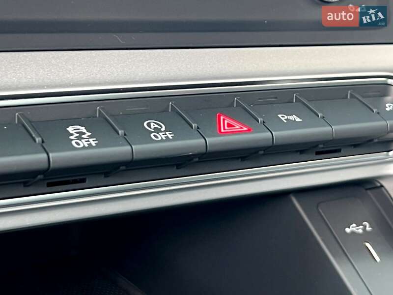 Внедорожник / Кроссовер Audi Q3 2024 в Киеве