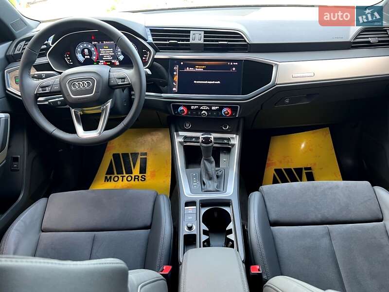 Внедорожник / Кроссовер Audi Q3 2024 в Киеве