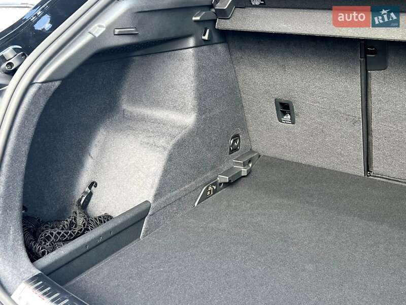 Внедорожник / Кроссовер Audi Q3 2024 в Киеве