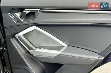 Внедорожник / Кроссовер Audi Q3 2024 в 
