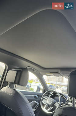 Позашляховик / Кросовер Audi Q3 2023 в 