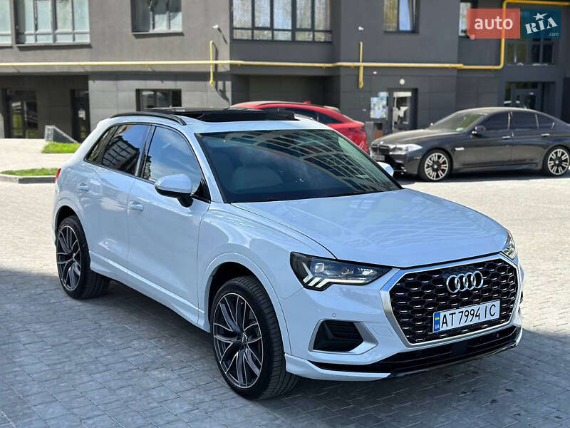 Внедорожник / Кроссовер Audi Q3 2019 в 