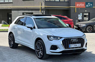 Внедорожник / Кроссовер Audi Q3 2019 в 