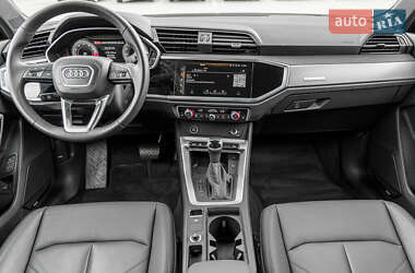 Позашляховик / Кросовер Audi Q3 2020 в 